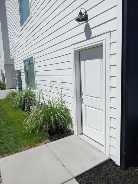 Building Photo - 238 W Paramount Ave