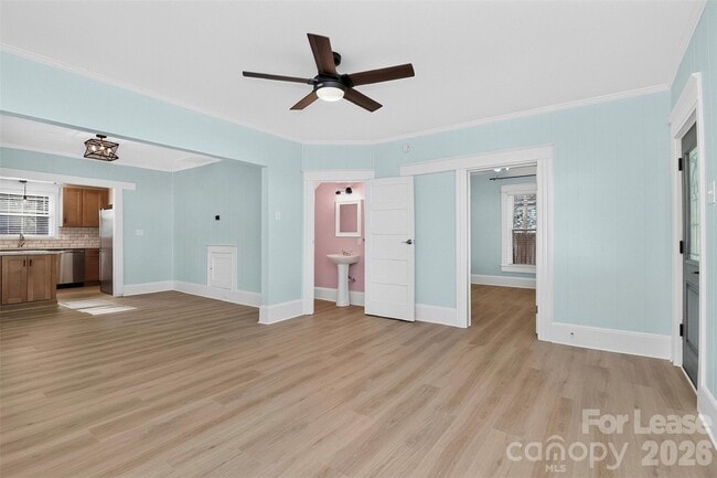 Building Photo - 204 E McNeely Ave