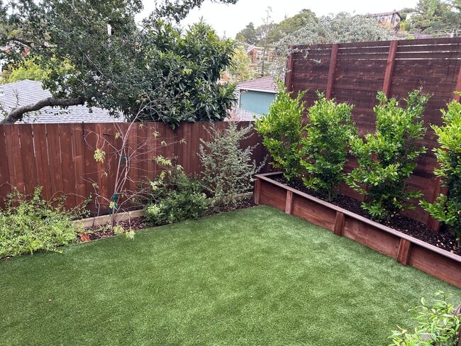 Building Photo - New 1bd/1ba ADU in Belmont! Private yard area with parking!