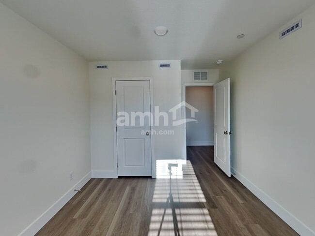 Building Photo - 262 Dahlia Rachel Pl