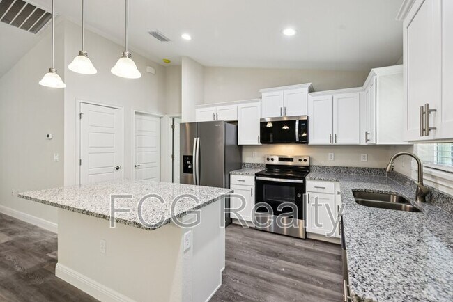 Building Photo - 10675 N Adler Dr