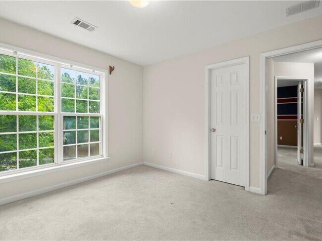 Building Photo - 2080 Vistoria Dr