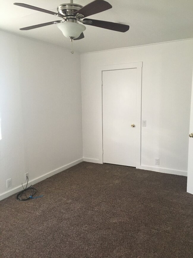 Building Photo - Paradise Cozy 2 bed one bath off of upper pentz road. Newly remodeled, new carpet/paint