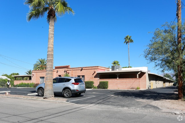 Building Photo - Desert Courtyards