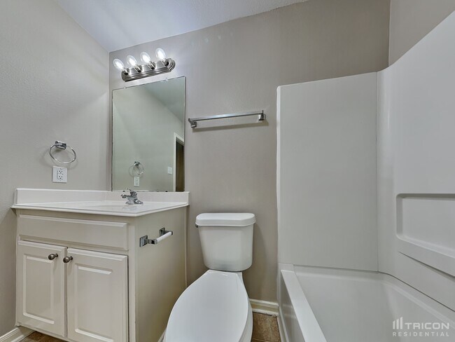 Building Photo - 28715 Nueces River Ct