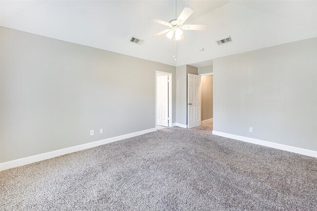 Building Photo - 7015 Yardley Dr