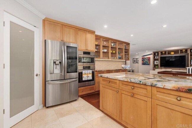 Building Photo - Remodeled 3BR/2BA Condo in the Heart of Ra...