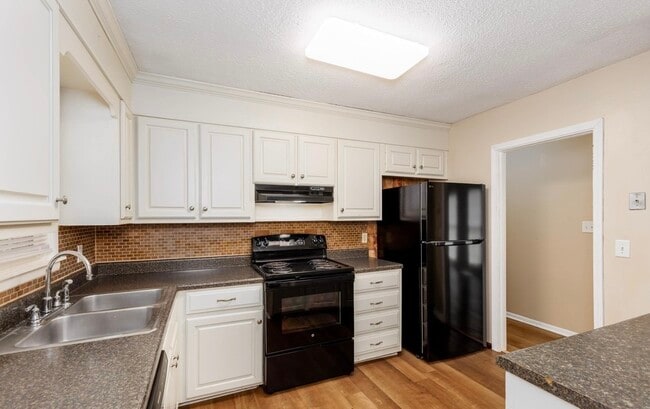 Building Photo - 2517 Wright Cir