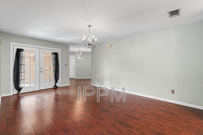 Building Photo - 5233 Clearview Dr