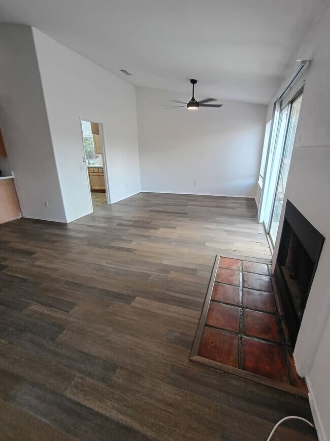 Building Photo - Large lot! 4 bedroom house in Woodcrest! Horse property!
