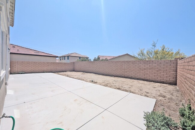 Building Photo - 3338 S Myrtle Dr