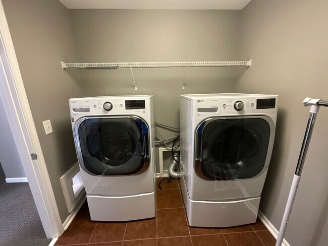 Building Photo - Immaculate 3 bedroom/2.5 bathroom in Tanner Woods!