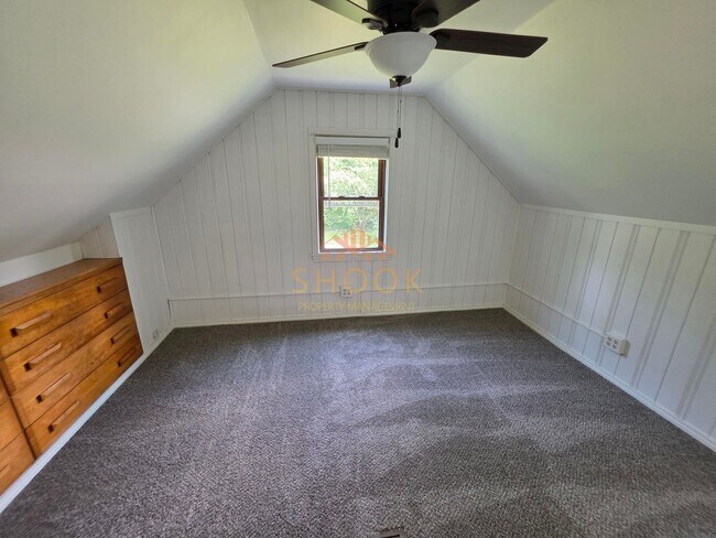 Building Photo - GORGEOUS ALL BRICK HOME CLOSE TO CAMPUS