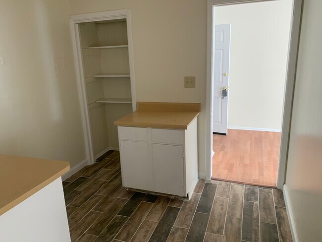 Building Photo - Woodbank Apartments