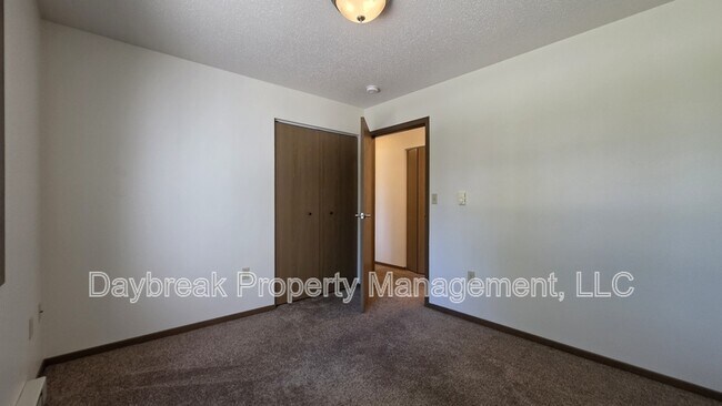 Building Photo - 317 16th St S
