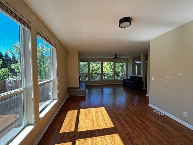 Building Photo - 1600 Fort Bragg Rd