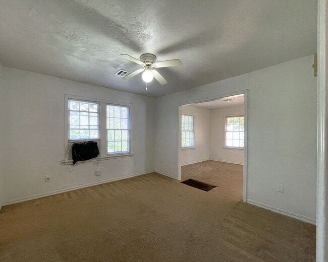 Building Photo - 1705 NW 40th St