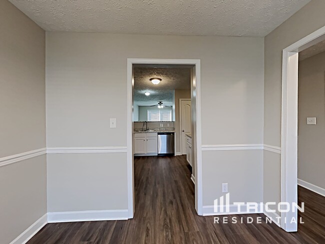 Building Photo - 1626 Beaconcrest Cir