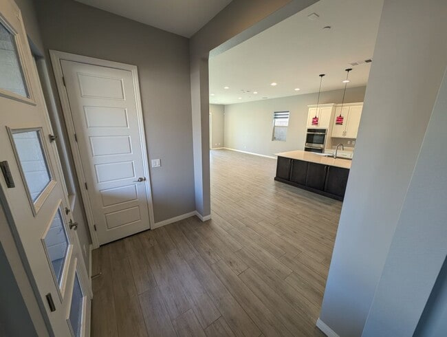 Building Photo - 11531 Great Bahama Way