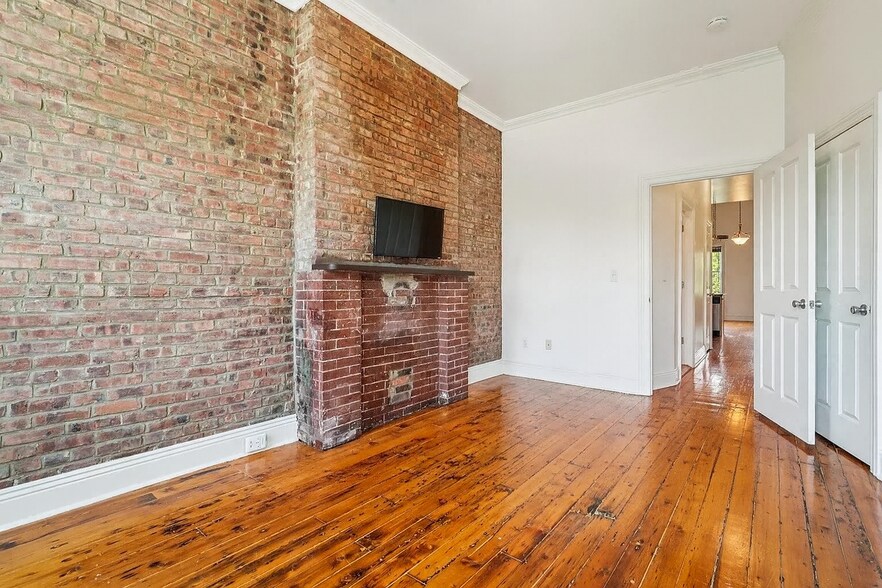 Building Photo - 353 E 58th St