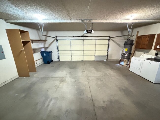 Building Photo - Stunning 3Bed/2Bath/2Car 1st Floor Condo with Private Yard, and Luxurious Amenities! $300 Off Mov...