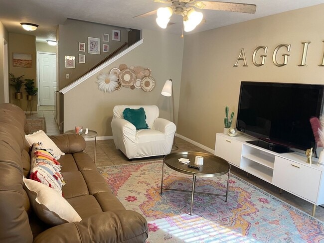 Building Photo - Beautiful 4 Bed, 4.5 Bath Minutes from Cam...