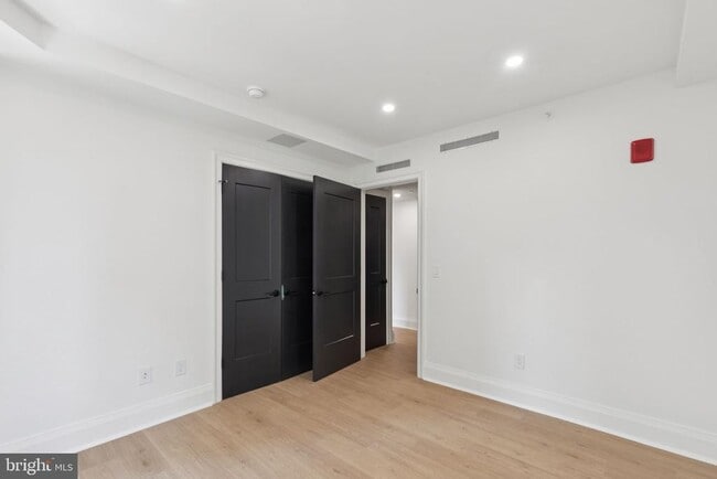 Building Photo - 135 S 19th St
