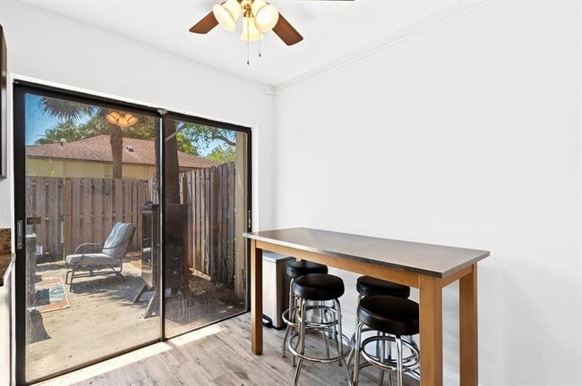 Building Photo - 344 City View Dr