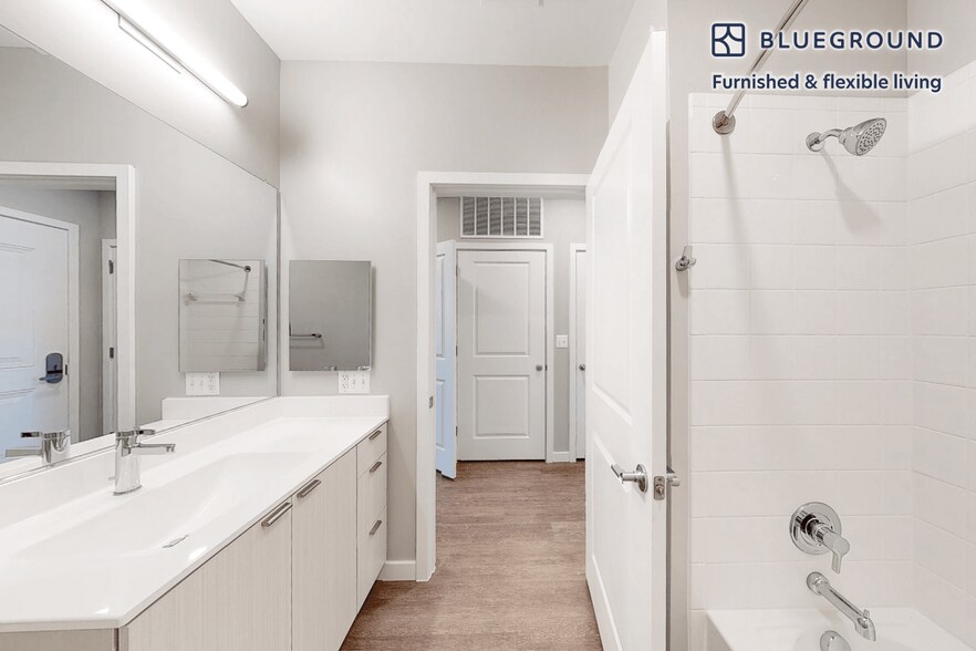 Building Photo - 12503 Ardennes Ave