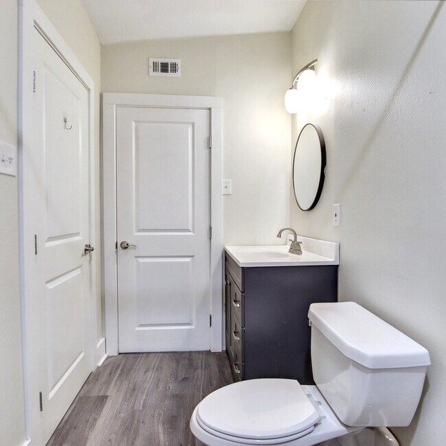 Building Photo - 5708 Flamingo Ct