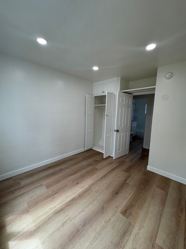 Building Photo - Charming 1-Bedroom Home in Desirable Torra...