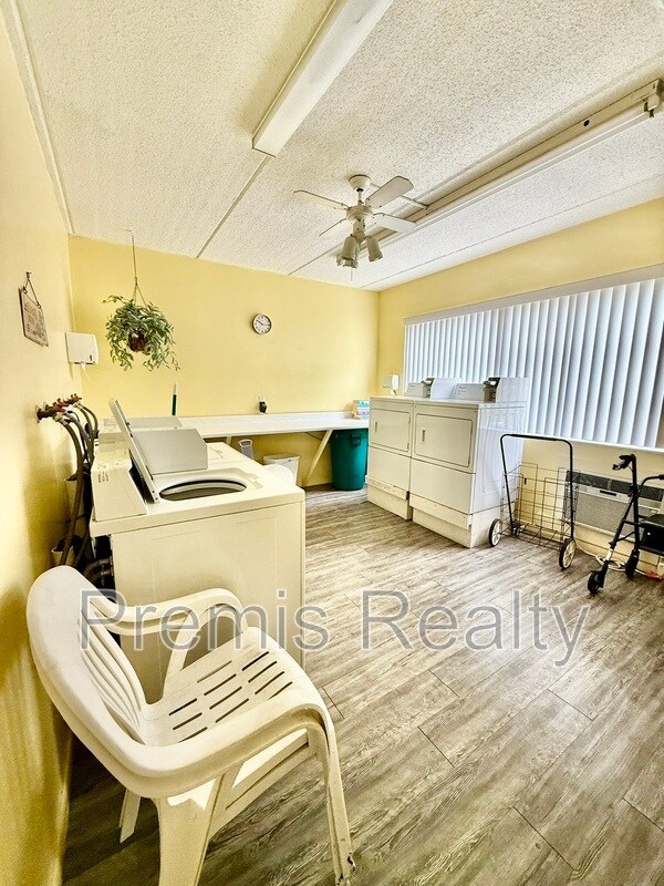 Building Photo - 1235 S Highland Ave