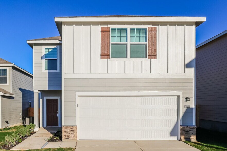 Primary Photo - 5713 Texas Palm Dr