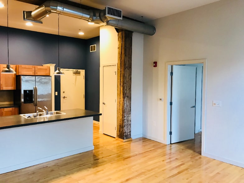 Building Photo - 425 N Prince St