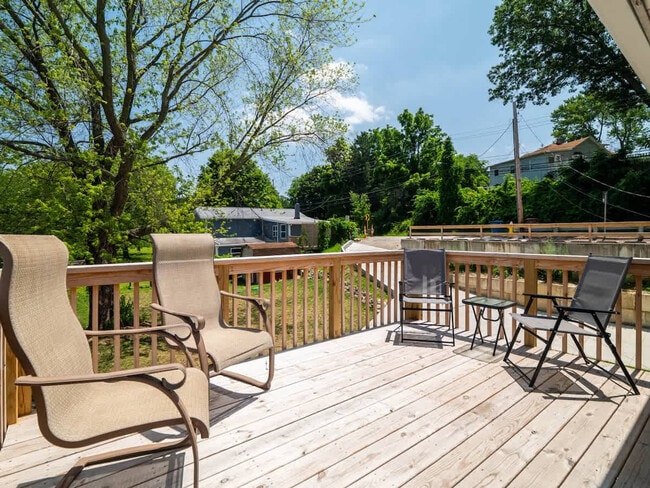 Building Photo - 829 Portage Lakes Drive