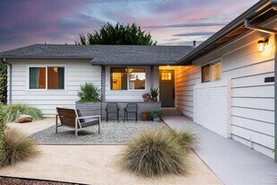 Building Photo - 5090 Chiquita Way