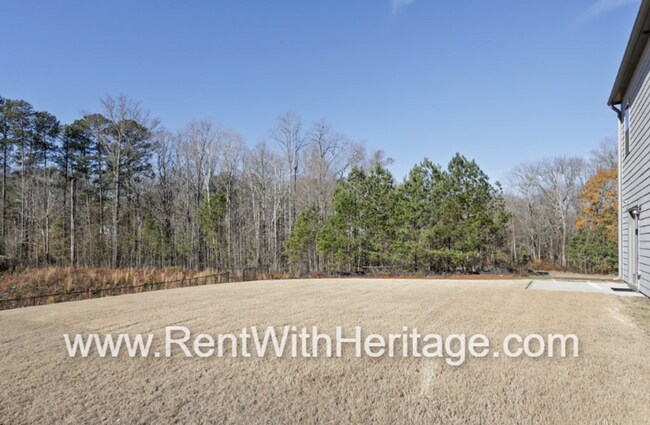 Building Photo - Custom DR Horton Home in Popular Overlook at Camp Creek/ Attention to Detail / Fantastic Location