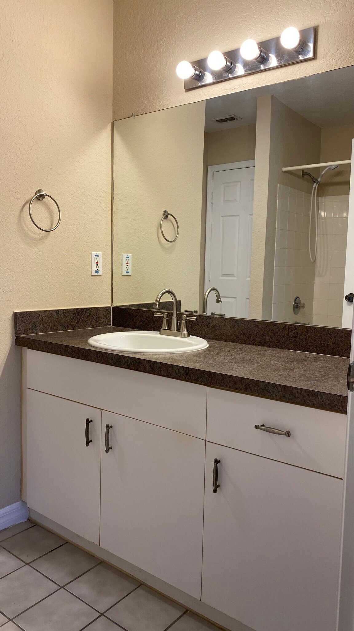 Master Bath - 6304 Raleigh St
