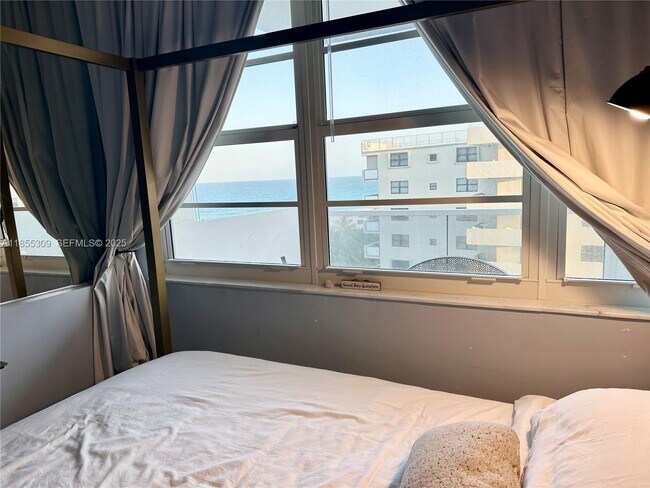 Building Photo - 100 Lincoln Rd