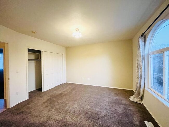 Building Photo - 377 Sego Lily Dr