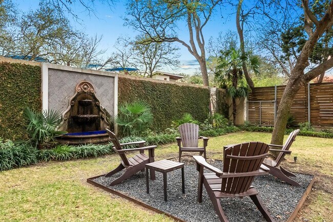 Building Photo - 1529 Barton Springs Rd