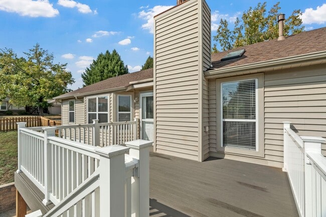 Building Photo - Beautiful 3B/2B Home in St. Charles