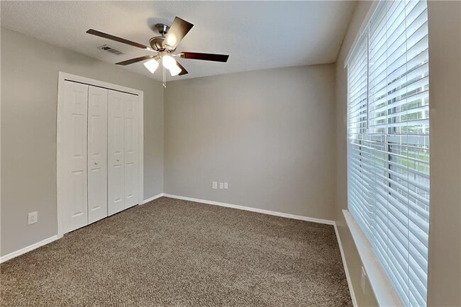 Building Photo - 4015 Sharon Woods Dr