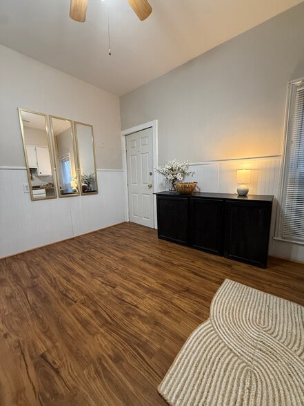 Building Photo - 522 Fleming St