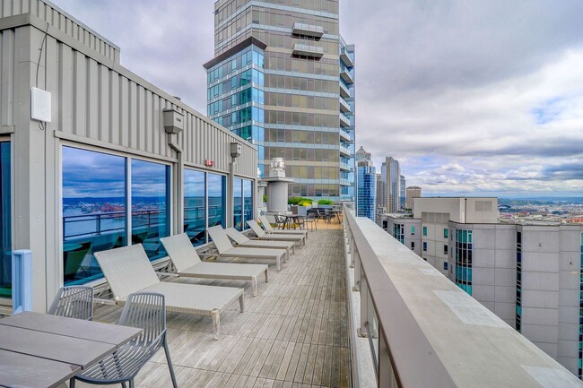 Building Photo - Belltown 8th Floor Condo Unit