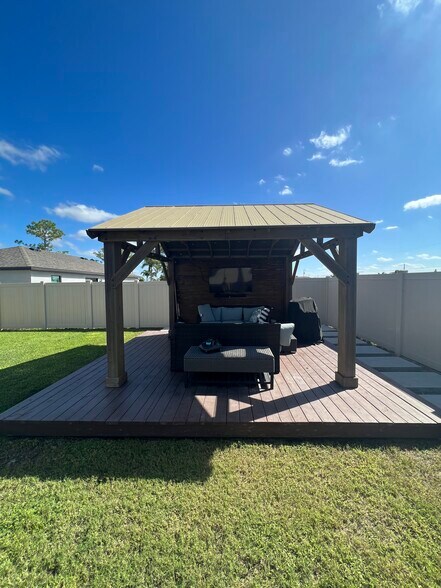 Building Photo - 2834 NW 25th Ln