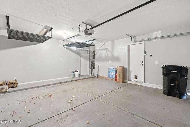 Building Photo - 15927 N 171st Dr