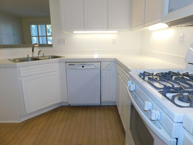 Building Photo - Downstairs Westpark Condo 1 Bedroom 1 Bath...