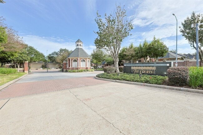 Building Photo - 1527 Orchard Park Dr