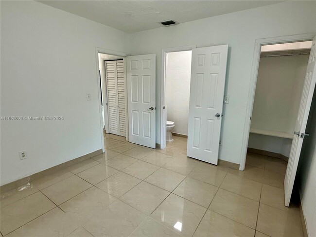 Building Photo - 6111 Coral Wy